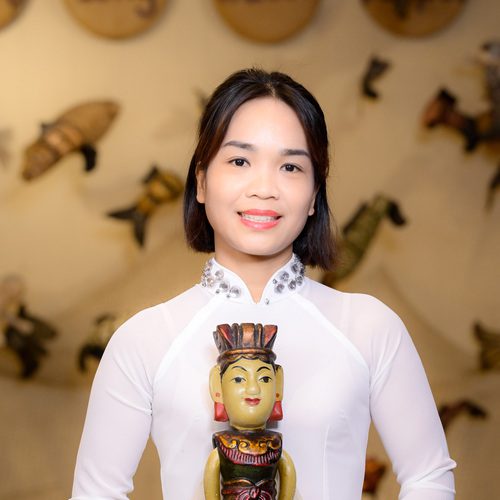 Phục trang: Nguyễn Thanh Huyền